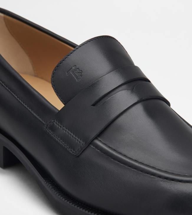 Tod\'s 8NXV697 čierna muži mokasíny v koži