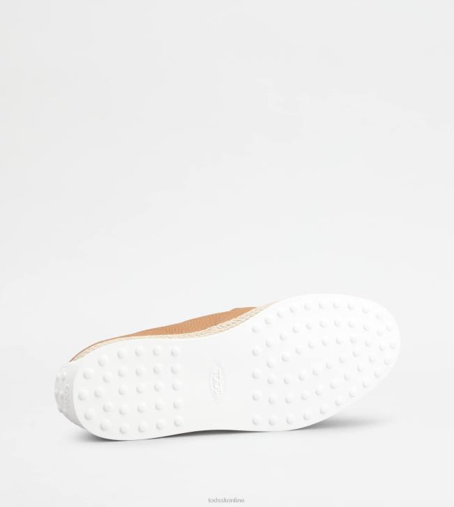 Tod\'s 8NXV914 hnedá muži nazúvacie topánky z kože