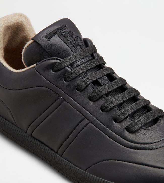 Tod\'s 8NXV834 čierna muži kožené tenisky so záložkami