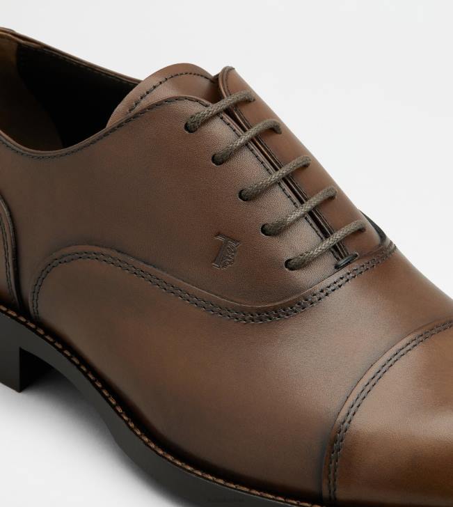 Tod\'s 8NXV825 hnedá muži šnurovačky z kože