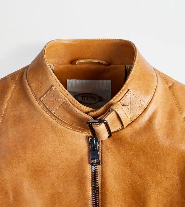 Tod\'s 8NXV609 hnedá ženy motorkár v koži