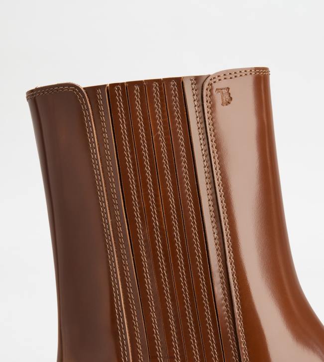 Tod\'s 8NXV164 hnedá ženy chelsea boots v koži