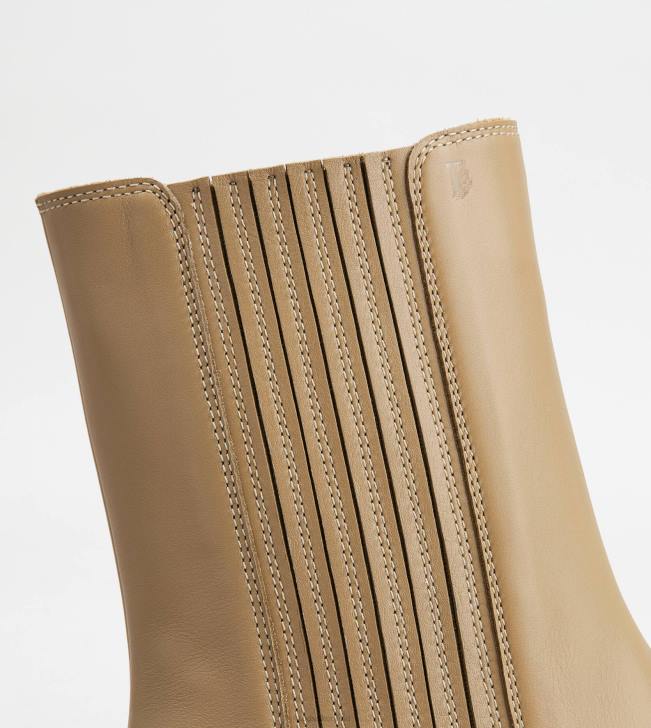 Tod\'s 8NXV182 béžová ženy chelsea boots v koži