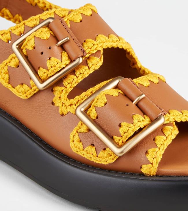 Tod\'s 8NXV202 hnedá ženy kožené sandále s dvojitým remienkom